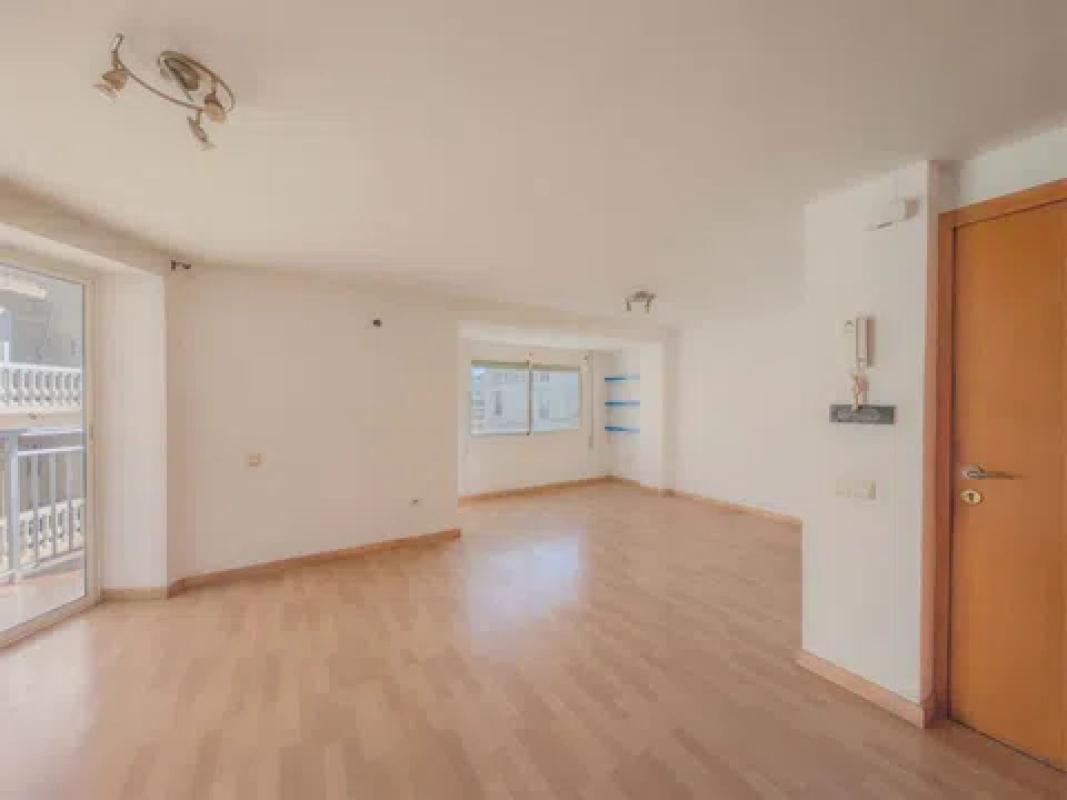 Продажа квартиры на Calle Sant Pere, Эль Кампельо
photo 4