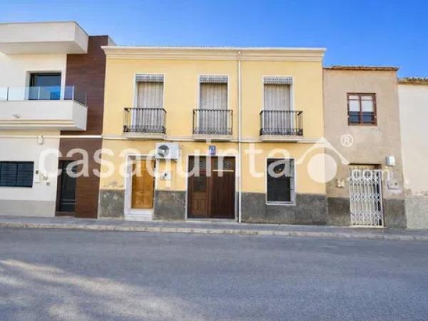 Chalet adosado en calle General Prim thumbnail 1