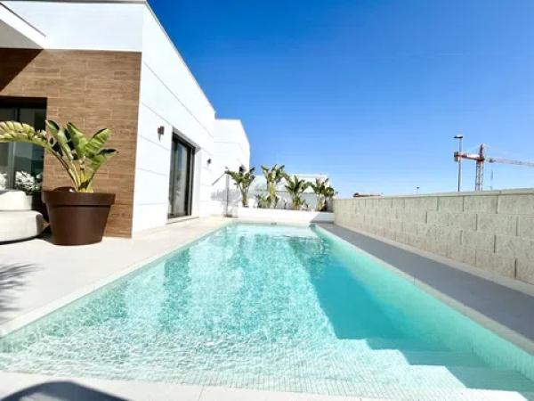 Chalet independiente en venta en Centro, San Miguel de Salinas
 photo 1