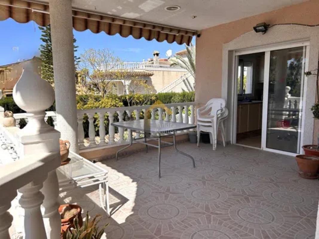 Sale of independent chalet in Benferri, Benferri
photo 3