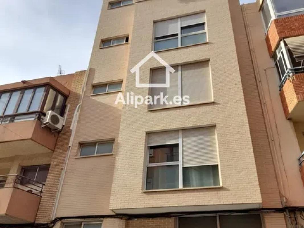 Propiedades en venta y alquiler en España photo 2