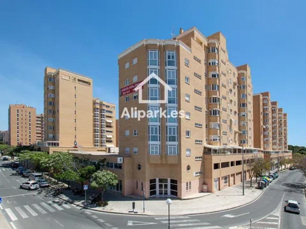 Propiedades en venta y alquiler en España photo 2