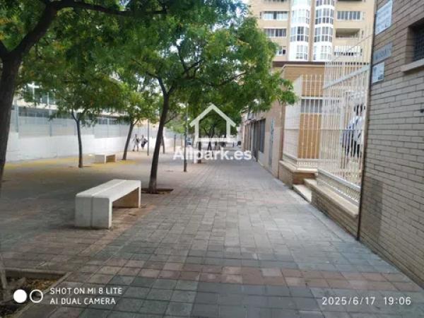 Local en calle del Barraquer photo 4
