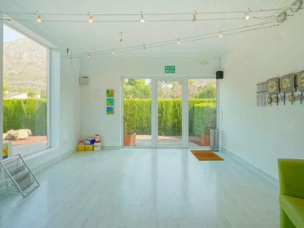 Properties for sale and rent in Spain photo 5