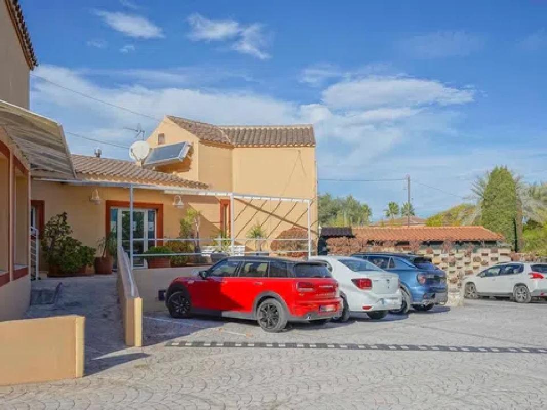 Properties for sale and rent in Spain photo 1