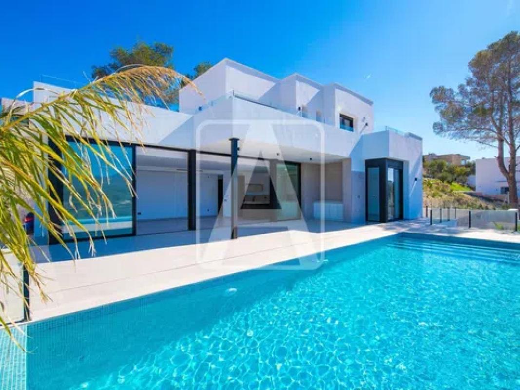 Sale of independent chalet in Calle Urb. Empedrola II, 10, Calpe
photo 2