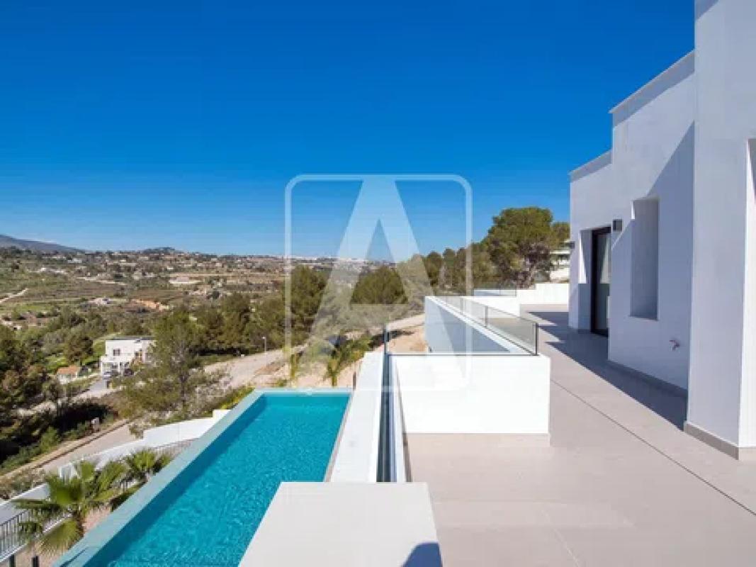 Sale of independent chalet in Calle Urb. Empedrola II, 10, Calpe
photo 3