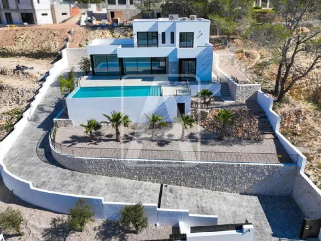 Sale of independent chalet in Calle Urb. Empedrola II, 10, Calpe
photo 5