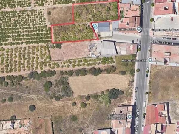 Terreno en avenida Constitució photo 1
