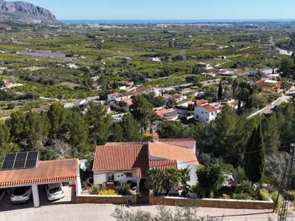Chalet independiente en venta en Benidoleig, Benidoleig
 photo 3