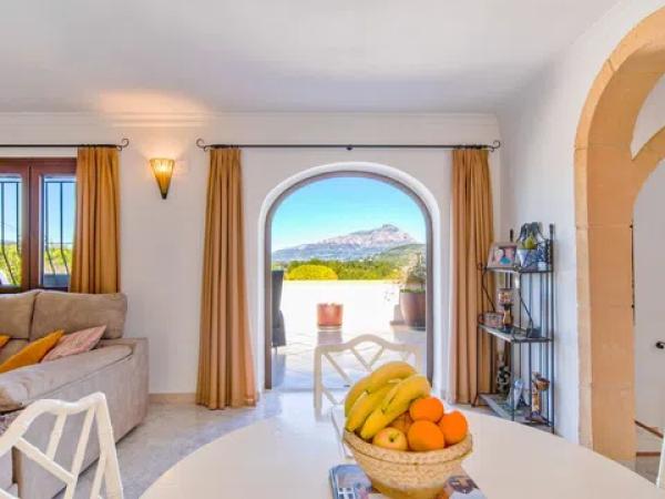 Casa independiente en calle Bamboccio thumbnail 2