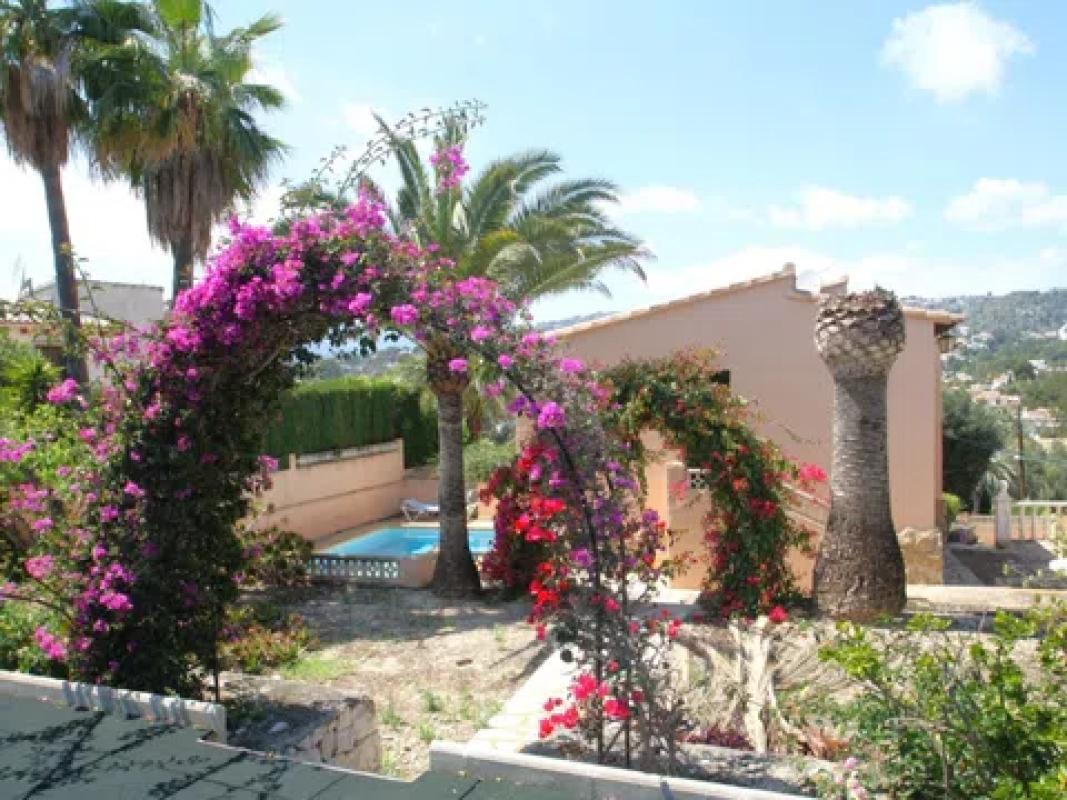 Sale of independent chalet in Cala Advocat - Baladrar, Benissa
 photo 2