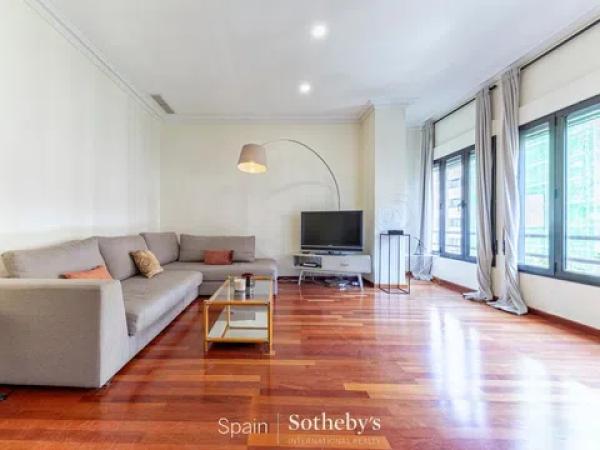 Sale of flat in Calle Gerona, Alicante
 photo 1