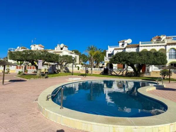 Venta de piso en Calle los Rosales, San Miguel de Salinas
thumbnail 1