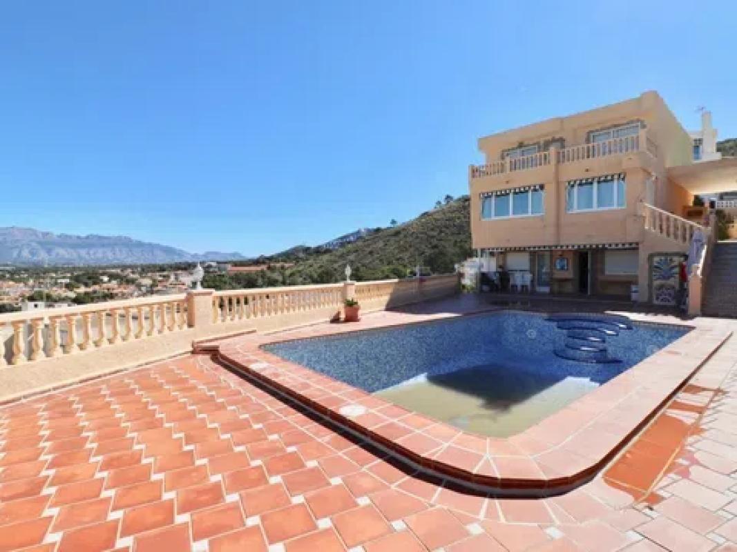 Продажа отдельного шале в Barrio Zona Sierra Helada, Бенидорм photo 2