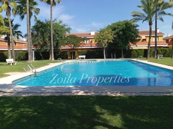 Chalet adosado photo 1