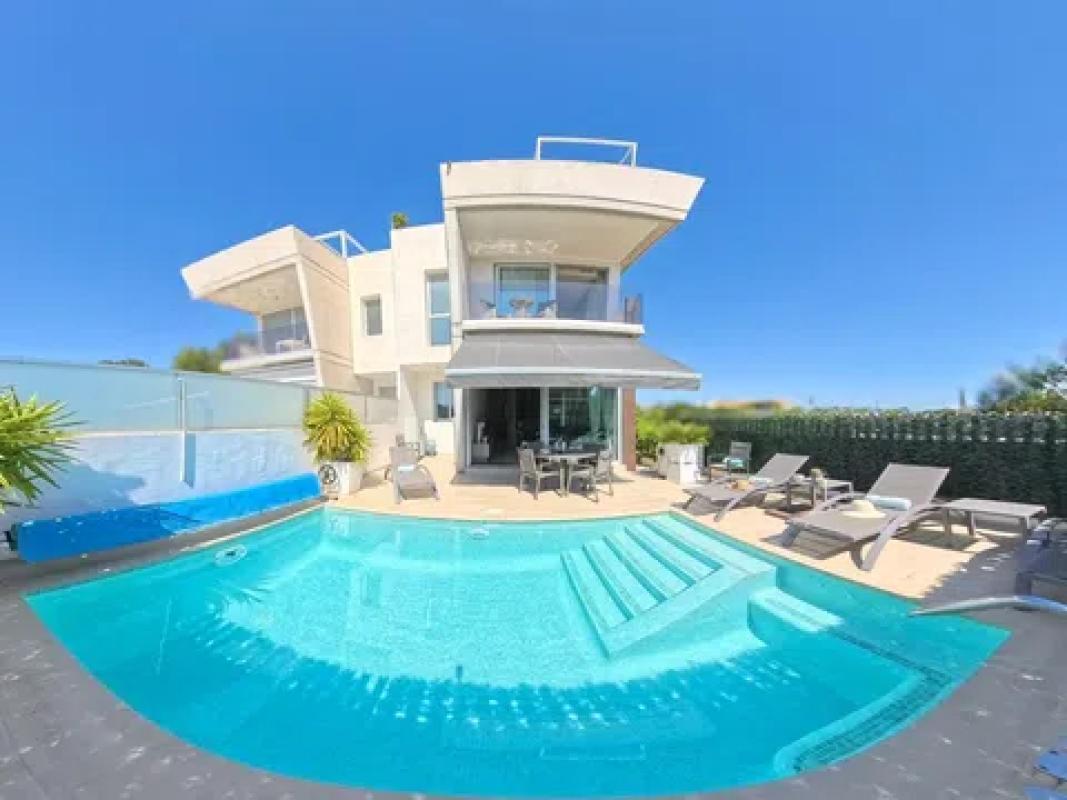 Properties for sale and rent in Spain photo 1