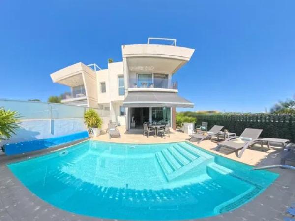 Chalet pareado photo 1