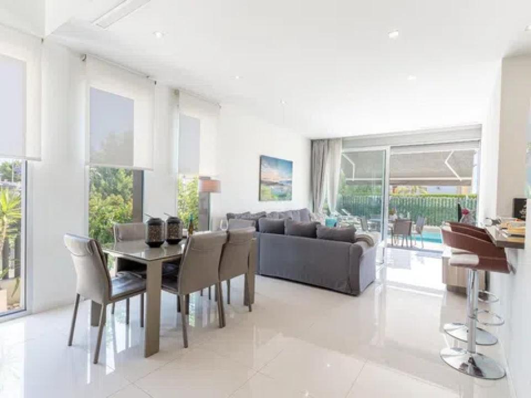Properties for sale and rent in Spain photo 4