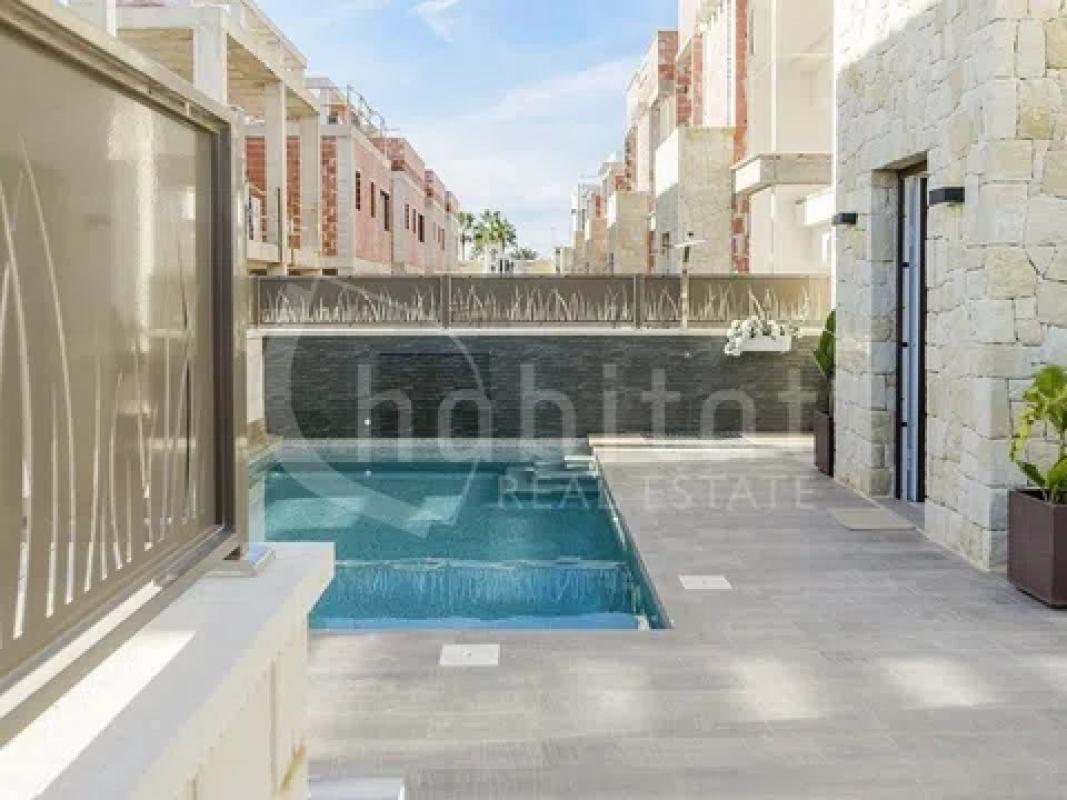 Venta de chalet independiente en Avenida Riegos de Levante, Los Montesinos
photo 3