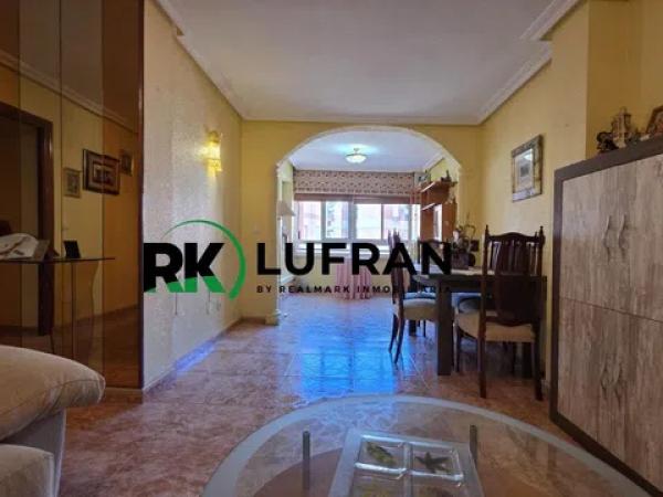 Sale of flat in Calle Pantaleón Boné, Alicante
 photo 3