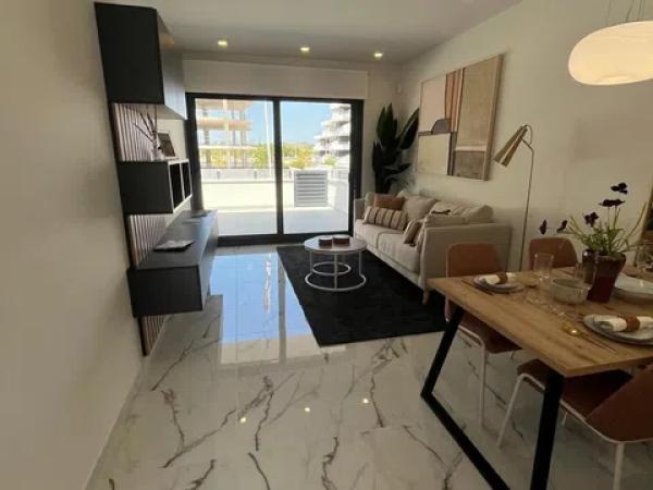 Venta de piso en Centro, San Miguel de Salinas
thumbnail 2
