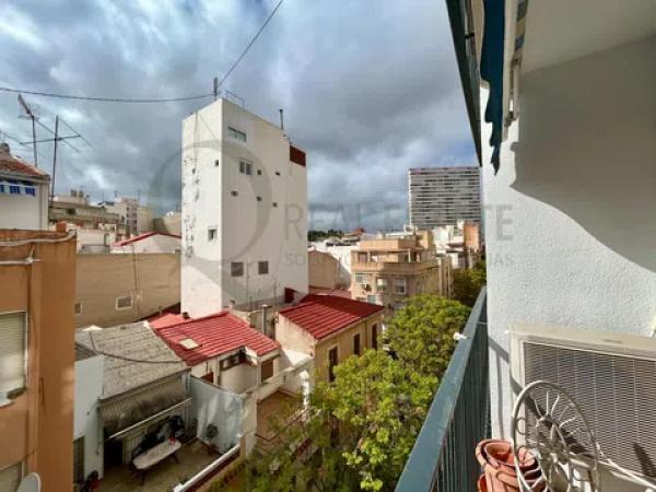Sale of flat in Calle Pintor Velazquez, Alicante
 photo 2