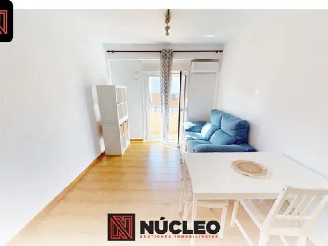 Venta de piso en Calle Maestro Luis Torregrosa, Alicante / Alacant
photo 1