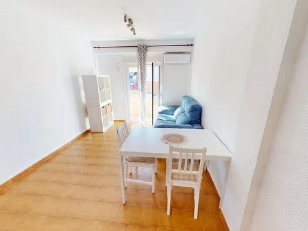 Venta de piso en Calle Maestro Luis Torregrosa, Alicante / Alacant
photo 3