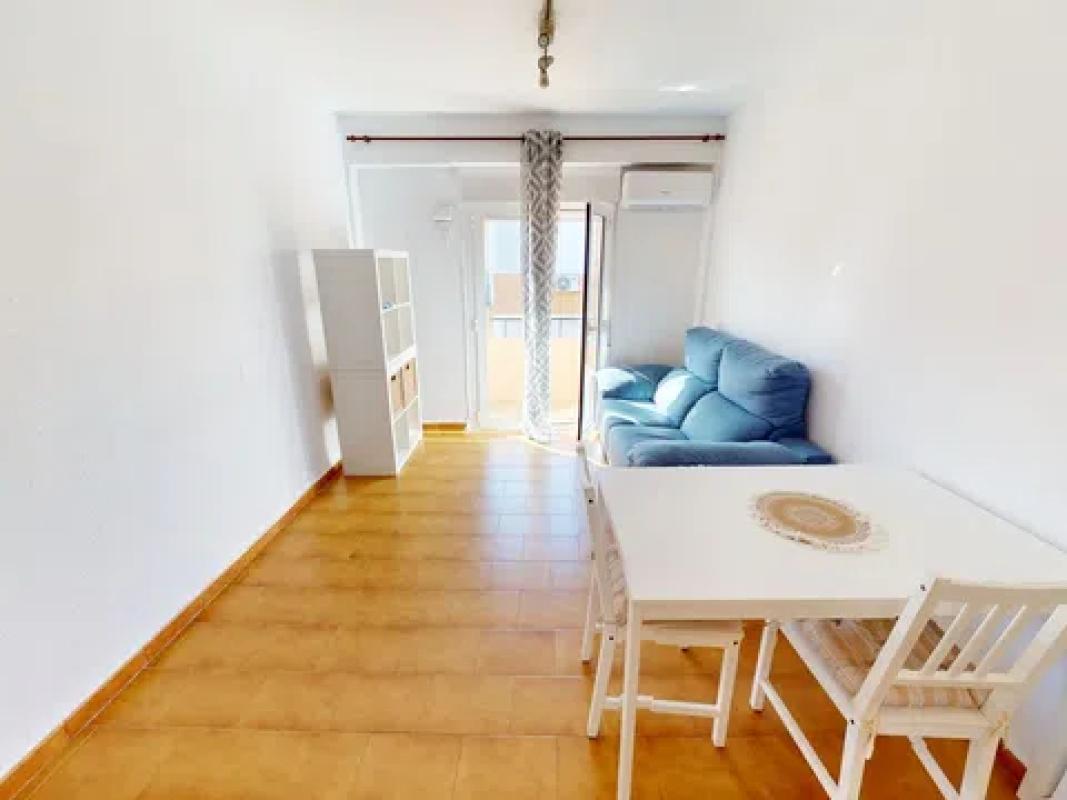 Venta de piso en Calle Maestro Luis Torregrosa, Alicante / Alacant
photo 5