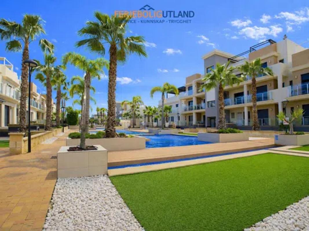 Venta de chalet adosado en  Calle Turquesa, 32 , Orihuela photo 3