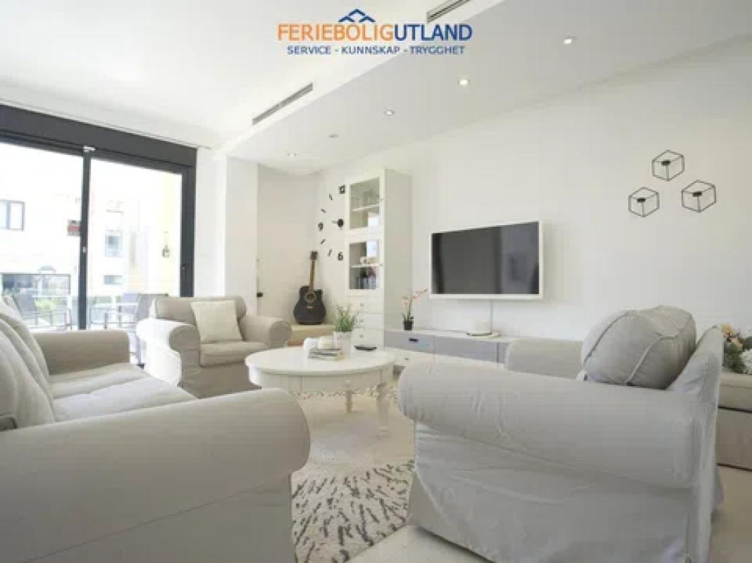 Venta de chalet adosado en  Calle Turquesa, 32 , Orihuela photo 4