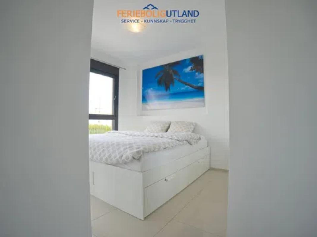 Venta de chalet adosado en  Calle Turquesa, 32 , Orihuela photo 5