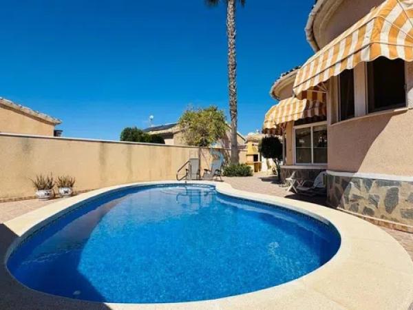 Independent chalet for sale in Benijofar, Benijofar thumbnail 1