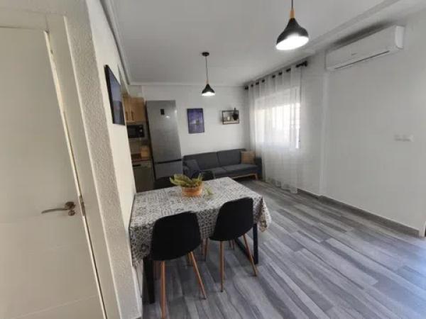 Casa independiente en calle Biar thumbnail 2