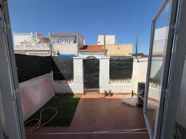 Chalet adosado en avenida Robleda photo 1