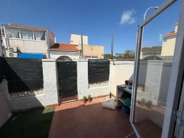 Chalet adosado en avenida Robleda thumbnail 1