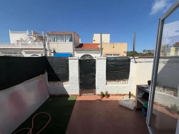 Chalet adosado en avenida Robleda thumbnail 2