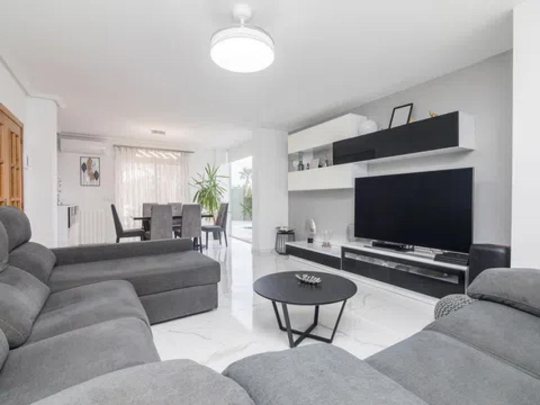 Продажа отдельного шале в  Avenida del Mediterráneo, 2, Монфорте-дель-Сид photo 2