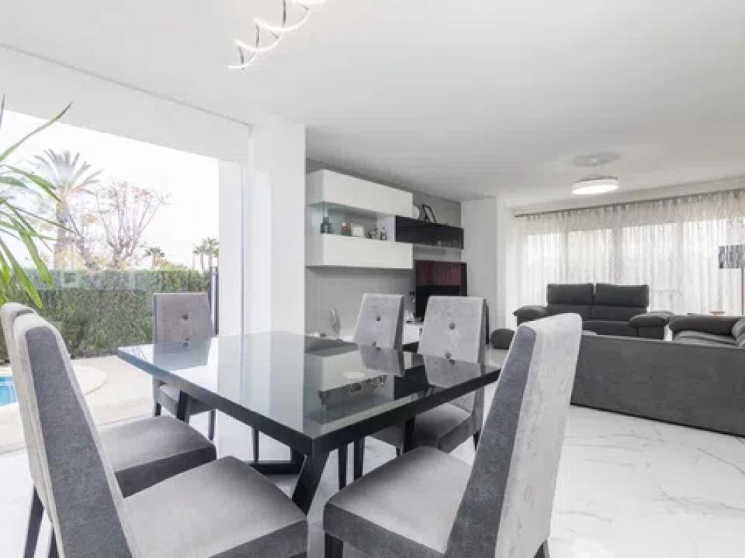 Продажа отдельного шале в  Avenida del Mediterráneo, 2, Монфорте-дель-Сид photo 5