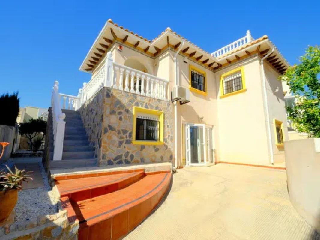 Sprzedaż niezależnego domku jednorodzinnego w Barrio La Zenia, Orihuela photo 1