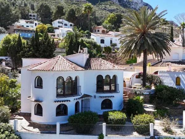 Independent chalet for sale in El Montgó, Denia
photo 1