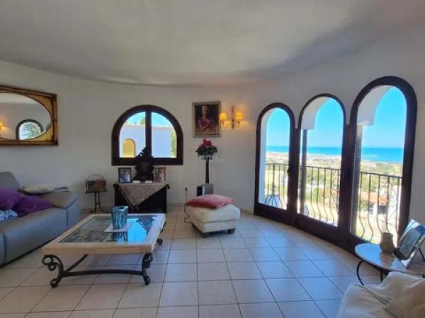 Independent chalet for sale in El Montgó, Denia
thumbnail 1