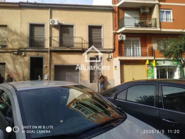 Chalet independiente en venta en Calle Alberola, Alicante / Alacant
 photo 2