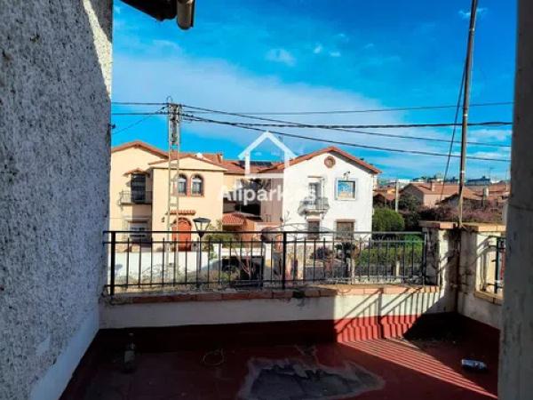 Casa independiente en calle Pintor Parrilla thumbnail 2