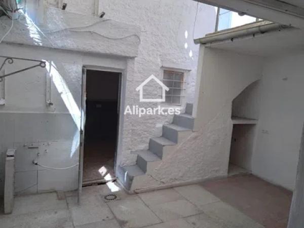 Chalet independiente en venta en Calle Santa Teresa, Alicante / Alacant
 photo 4