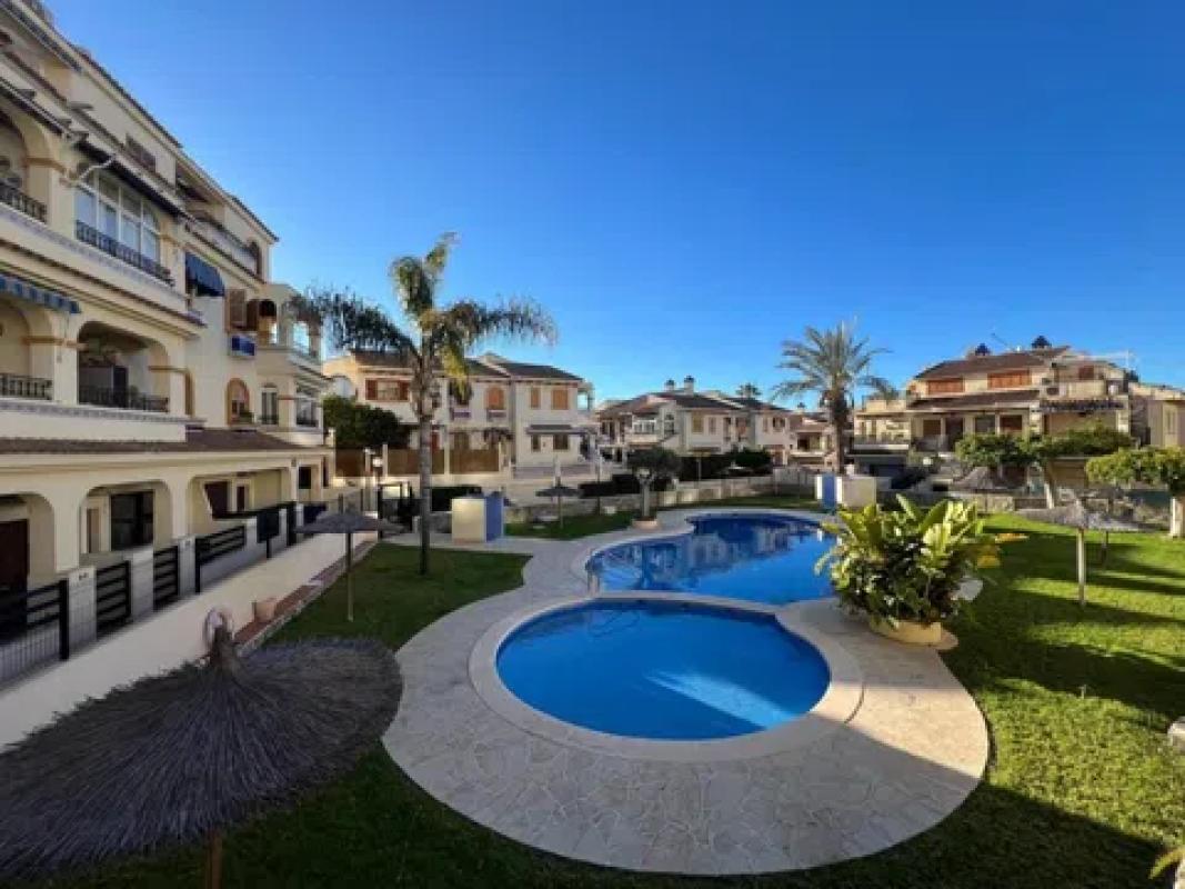 Venta de piso en Calle Zeus, Torrevieja
 photo 2