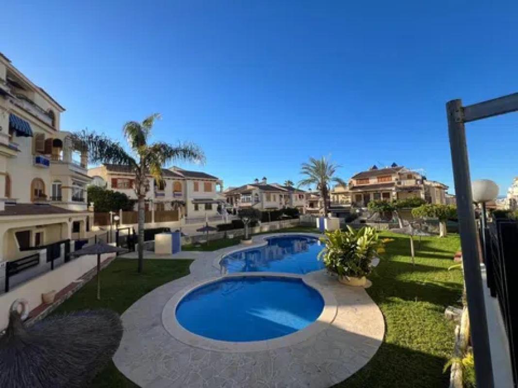 Venta de piso en Calle Zeus, Torrevieja
 photo 3