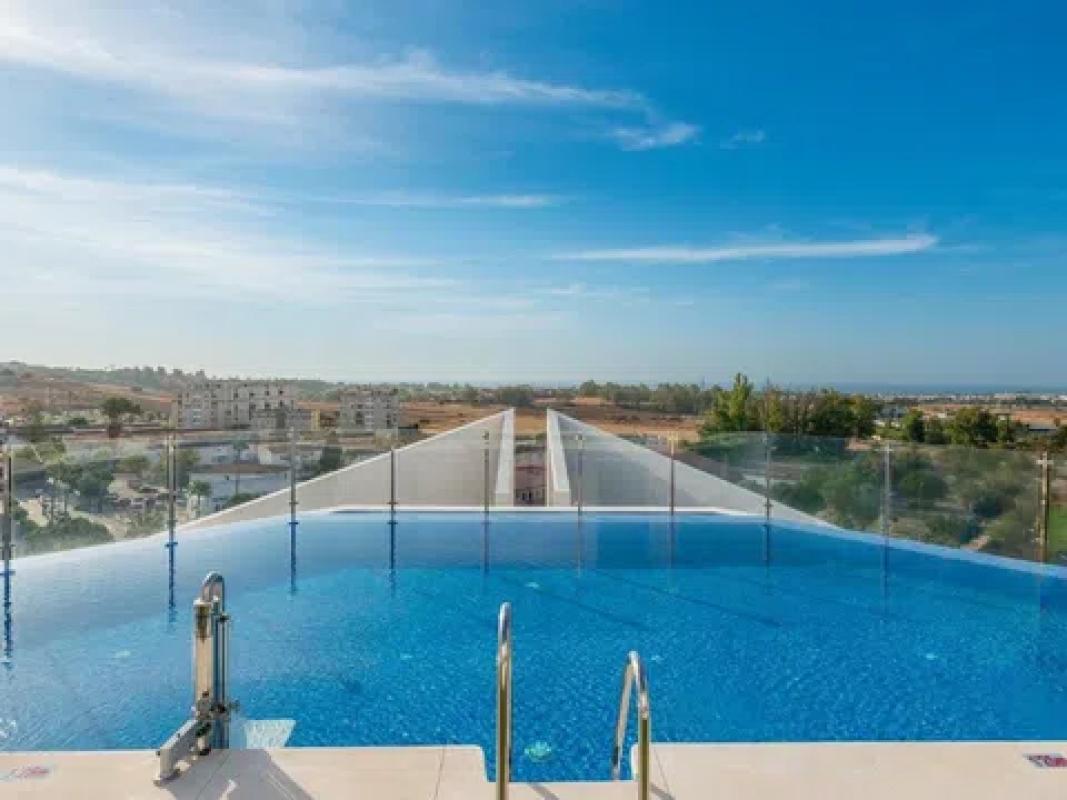 Продажа квартиры на Barrio Rodeo Alto-Guadaiza-La Campana, Марбелла
photo 1