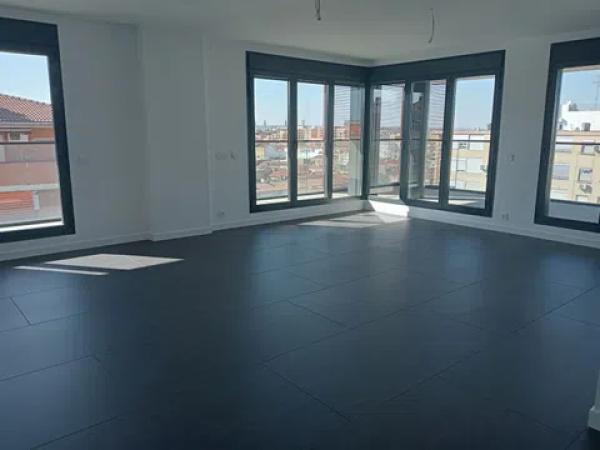 Sale of flat in Avenida Cesáreo Alierta, 100, Zaragoza
thumbnail 1